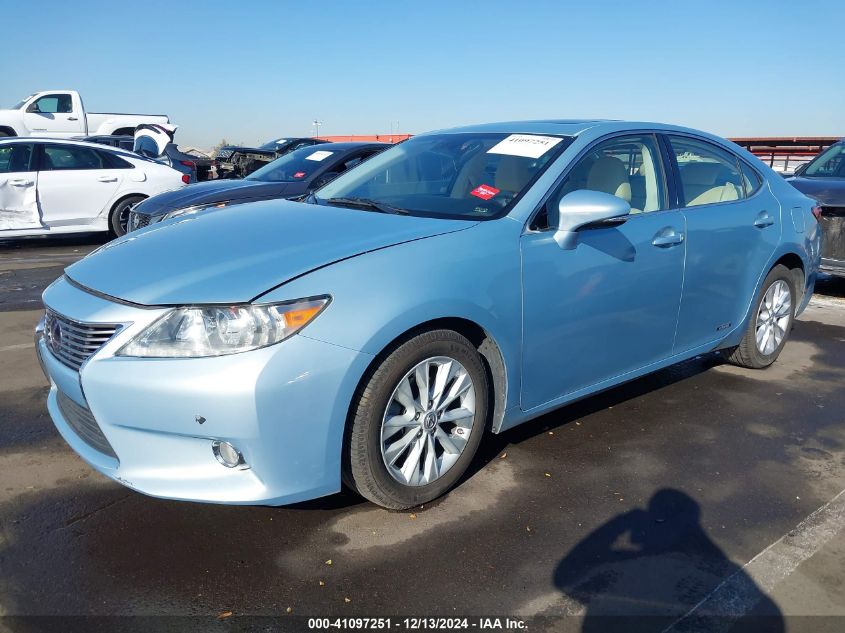 VIN JTHBW1GG0D2014084 2013 Lexus ES, 300H no.2