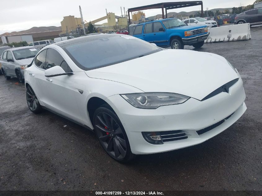 VIN 5YJSA1H13EFP53684 2014 Tesla Model S, P85 no.1