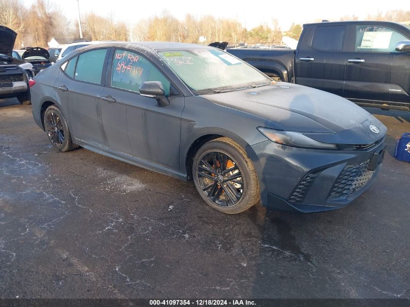 2025 Toyota Camry, SE