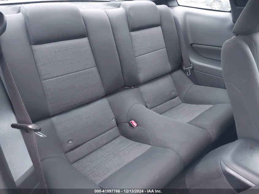 2006 FORD MUSTANG VIN: 1ZVFT80N565161531