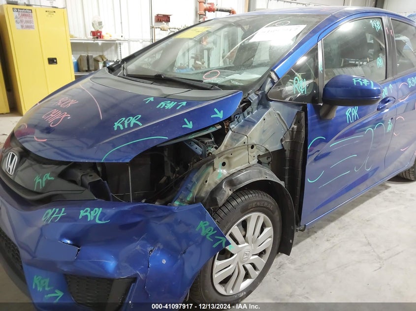 2015 HONDA FIT VIN: 3HGGK5H5XFM714120
