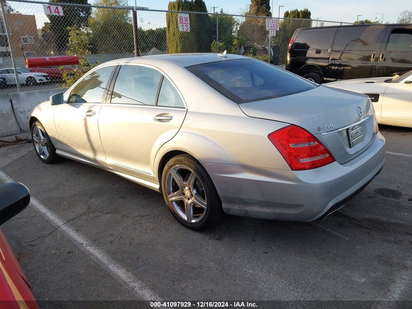 2010 MERCEDES-BENZ S 550 VIN: WDDNG7BB8AA332181