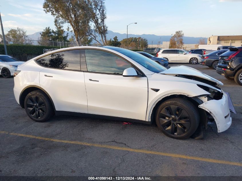 2024 Tesla Model Y Long Range Dual Motor All-Wheel Drive/Rwd VIN: 7SAYGDED0RF151617 Lot: 41098143