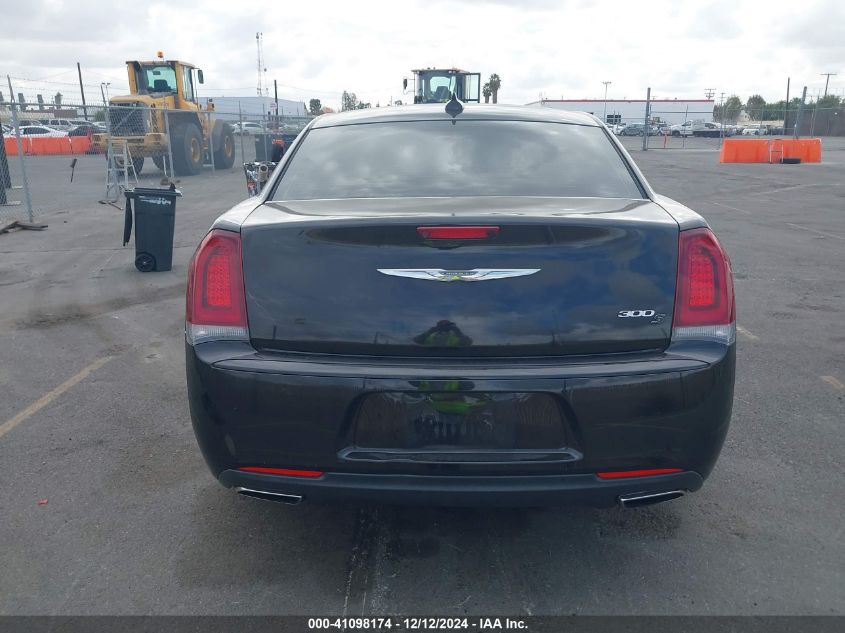 VIN 2C3CCABG6JH313964 2018 Chrysler 300, 300S no.16