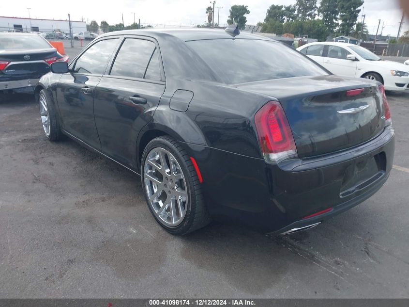 VIN 2C3CCABG6JH313964 2018 Chrysler 300, 300S no.3