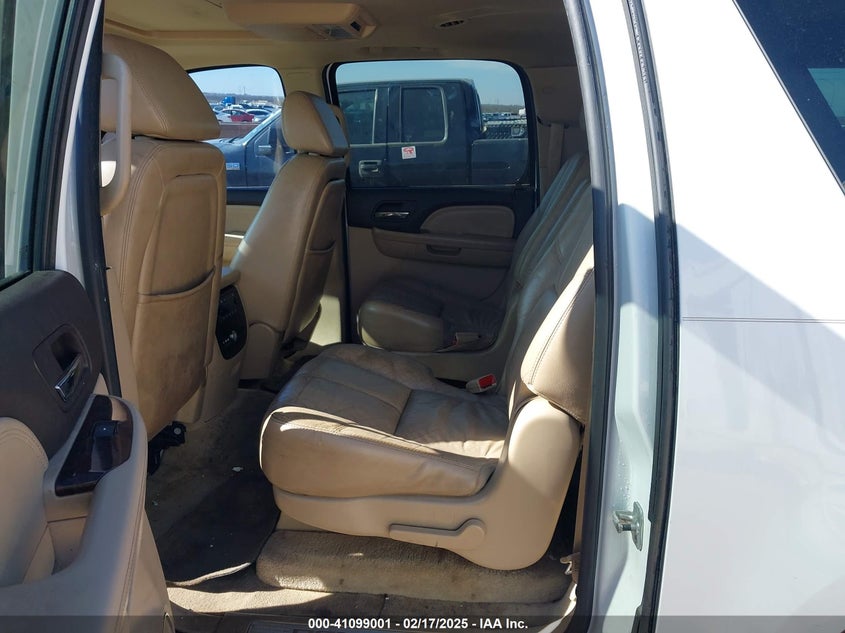 2007 GMC YUKON XL 1500 VIN: 1GKFK66817J174155
