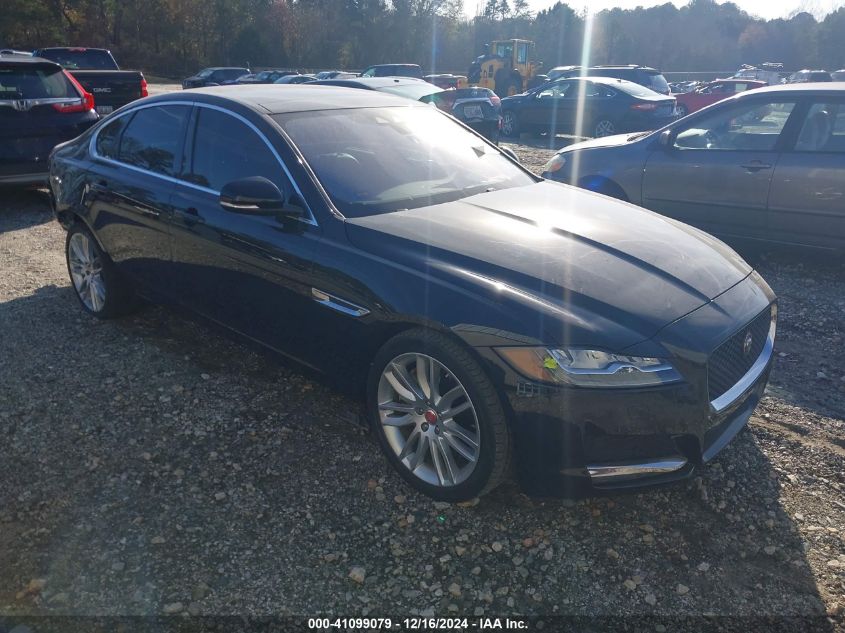 VIN SAJBE4BV4HCY30941 2017 Jaguar XF, 35T Prestige no.1