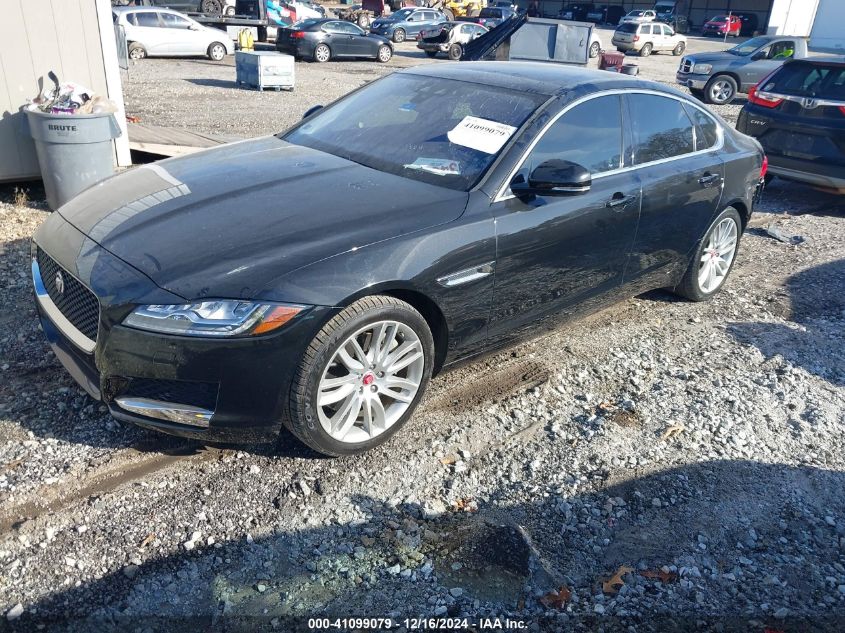 VIN SAJBE4BV4HCY30941 2017 Jaguar XF, 35T Prestige no.2