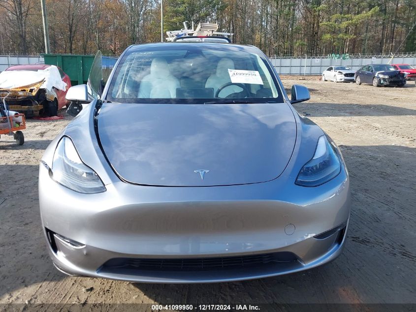 2024 Tesla Model Y Long Range Dual Motor All-Wheel Drive VIN: 7SAYGDEE2RA324530 Lot: 41099950