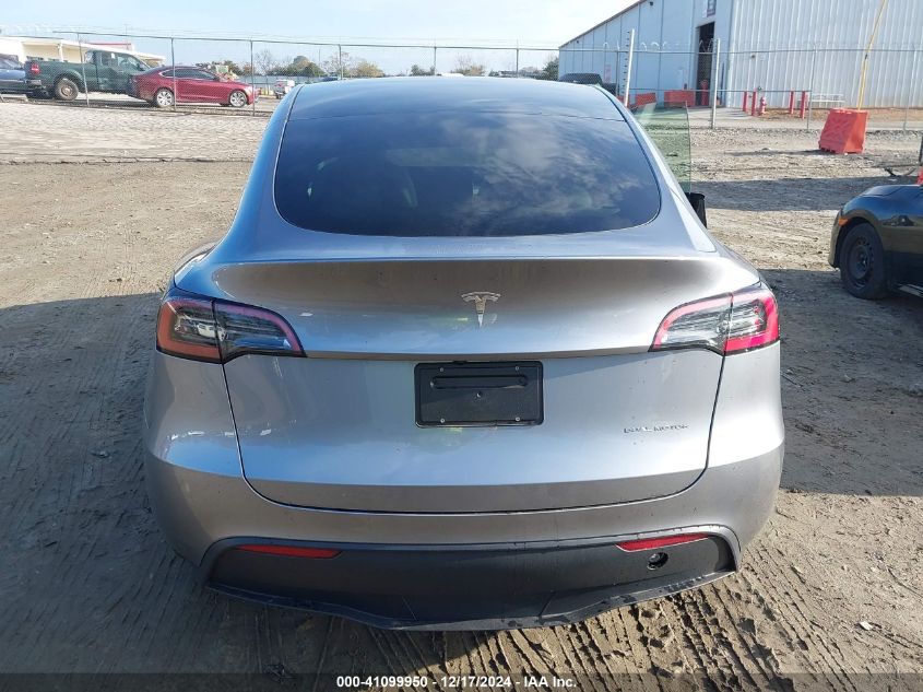 2024 Tesla Model Y Long Range Dual Motor All-Wheel Drive VIN: 7SAYGDEE2RA324530 Lot: 41099950