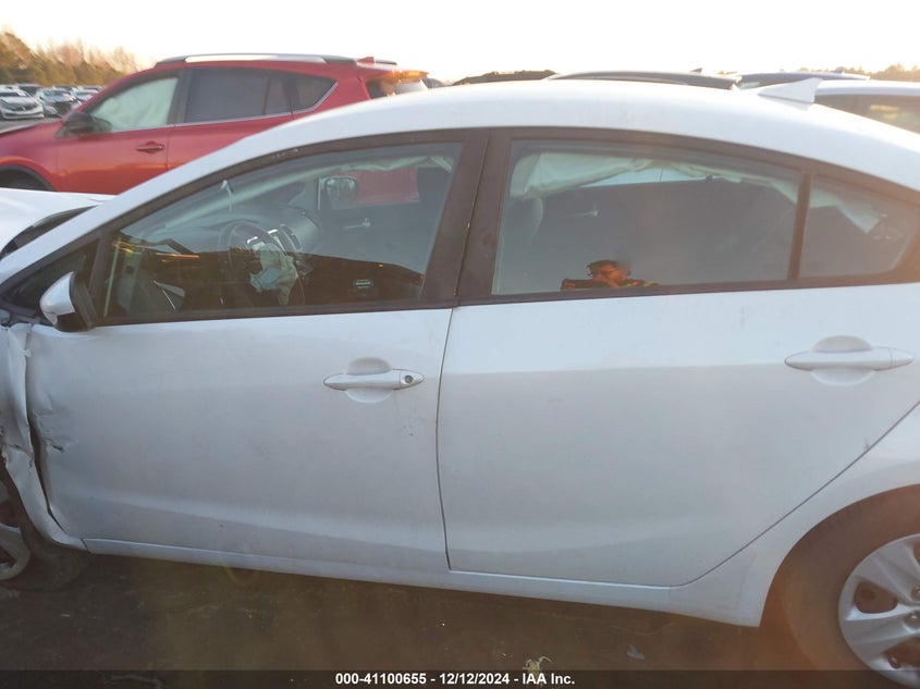 2018 KIA FORTE VIN: 3KPFL4A74JE268496