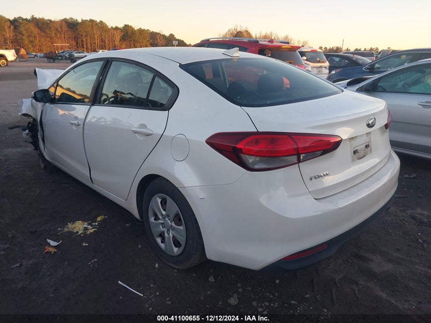 2018 KIA FORTE VIN: 3KPFL4A74JE268496
