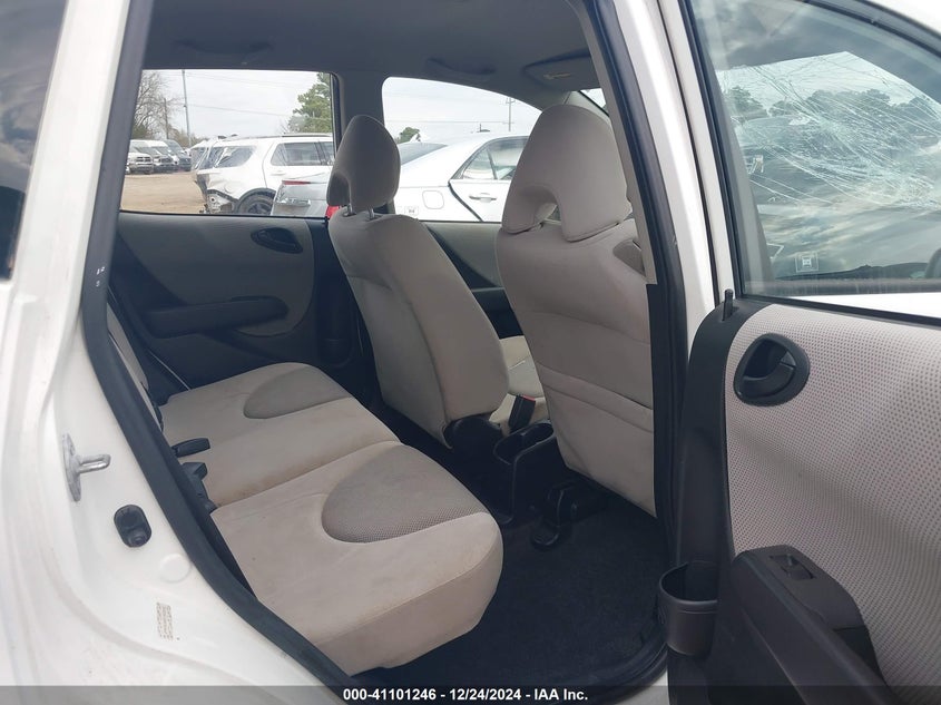 2007 HONDA FIT VIN: JHMGD38637S008250