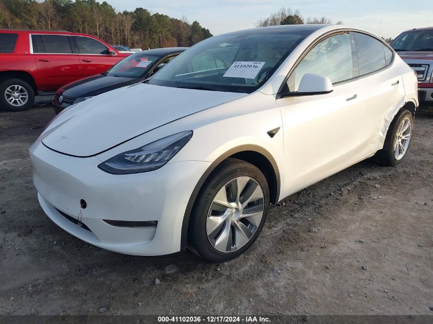 VIN 7SAYGDEEXNF425392 2022 Tesla Model Y, Long Rang... no.2