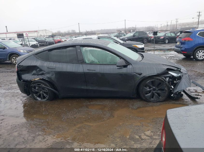 2025 Tesla Model Y Long Range Dual Motor All-Wheel Drive VIN: 7SAYGDED6SF226035 Lot: 41102115