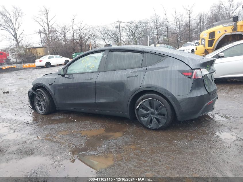 2025 Tesla Model Y Long Range Dual Motor All-Wheel Drive VIN: 7SAYGDED6SF226035 Lot: 41102115