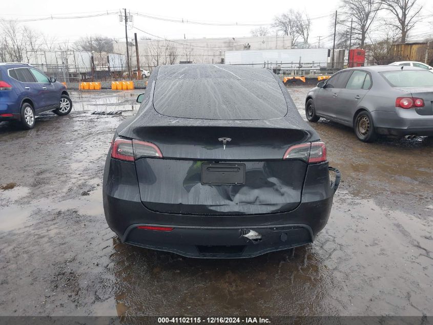 2025 Tesla Model Y Long Range Dual Motor All-Wheel Drive VIN: 7SAYGDED6SF226035 Lot: 41102115