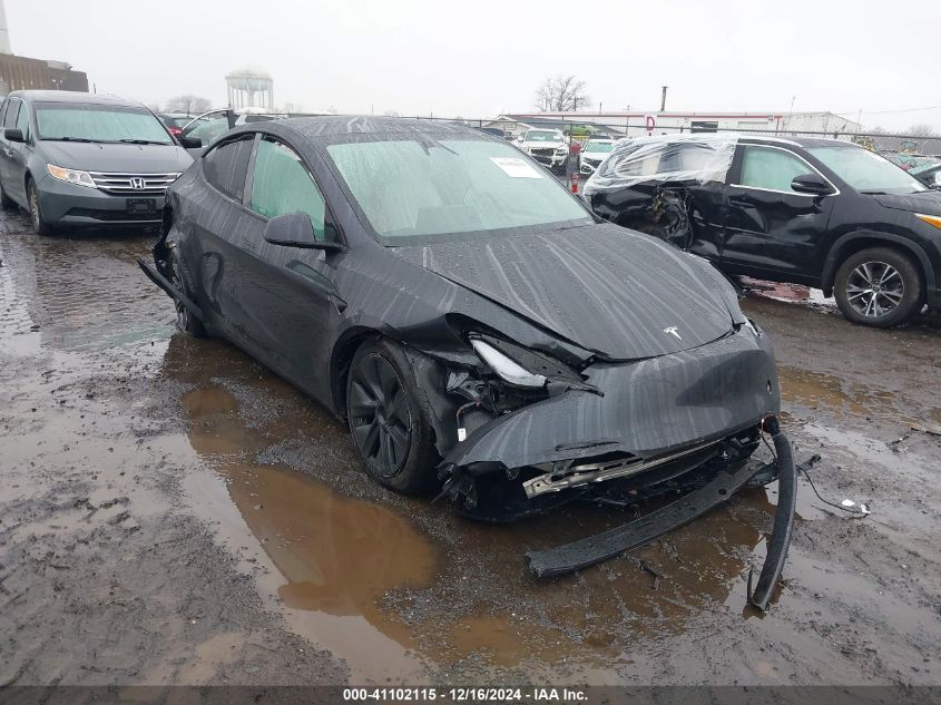 2025 Tesla Model Y Long Range Dual Motor All-Wheel Drive VIN: 7SAYGDED6SF226035 Lot: 41102115