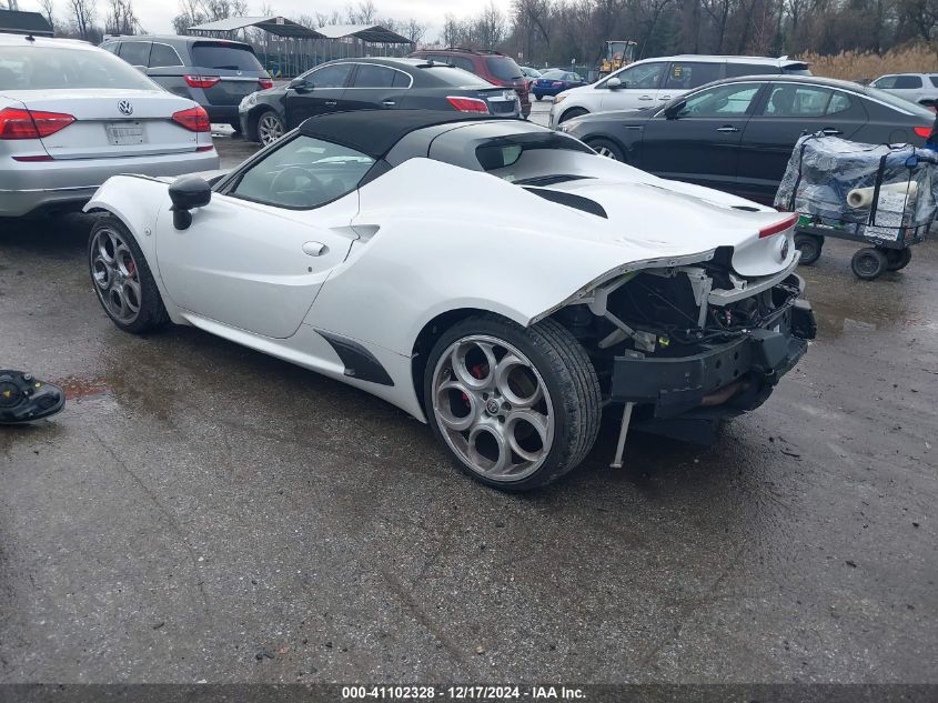 VIN ZARBAAB42JM282475 2018 Alfa Romeo 4c Spider no.3