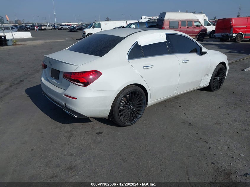 Vin: w1k3g4eb5lw047252, lot: 41592711, mercedes-benz a 220 20204