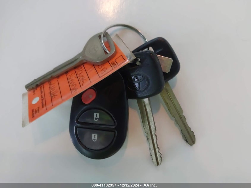 2011 Toyota Sienna Base V6 VIN: 5TDZK3DC3BS124884 Lot: 41102957