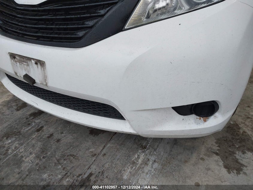 2011 Toyota Sienna Base V6 VIN: 5TDZK3DC3BS124884 Lot: 41102957