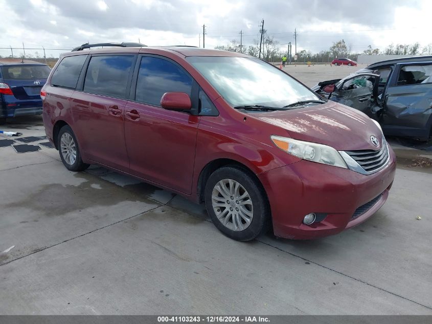 2013 Toyota Sienna, Xle V6 8...