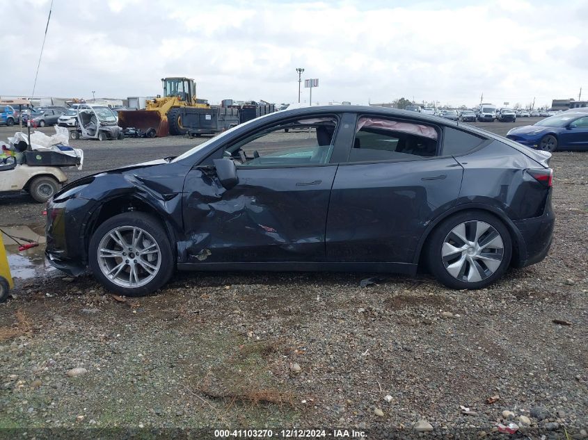 2024 Tesla Model Y Long Range Dual Motor All-Wheel Drive VIN: 7SAYGAEE8RF069271 Lot: 41103270