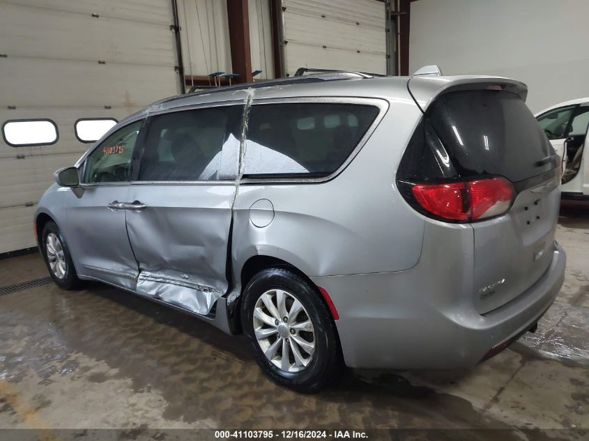 VIN 2C4RC1BG3KR550235 2019 CHRYSLER PACIFICA no.3