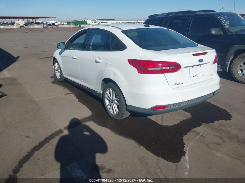 VIN 1FADP3F20JL295498 2018 Ford Focus, SE no.3