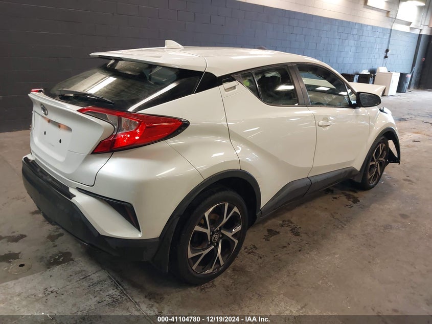 VIN NMTKHMBX7JR057490 2018 TOYOTA C-HR XLE