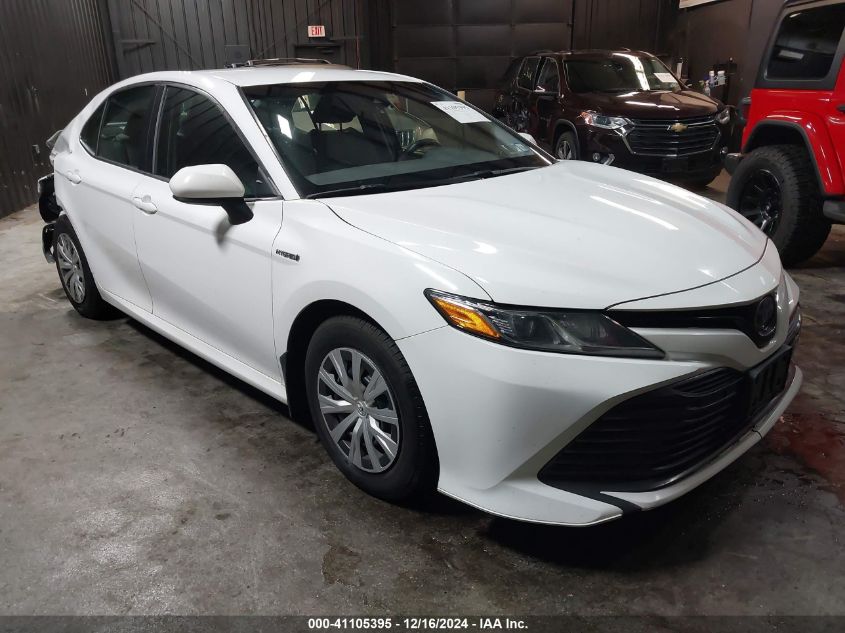 VIN 4T1B31HK2JU504390 2018 Toyota Camry, Hybrid LE no.1