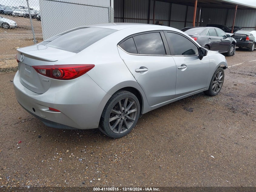 2018 MAZDA MAZDA3 TOURING - 3MZBN1V32JM201543