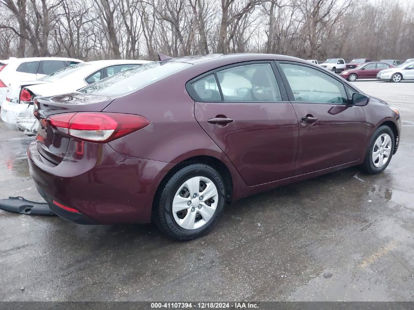 VIN 3KPFK4A76JE187468 2018 KIA FORTE no.4