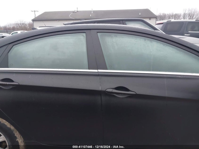2011 HYUNDAI SONATA VIN: 5NPEB4AC5BH086931