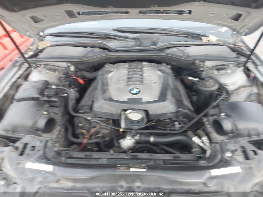 2008 BMW 750 VIN: WBAHN835X8DT81190