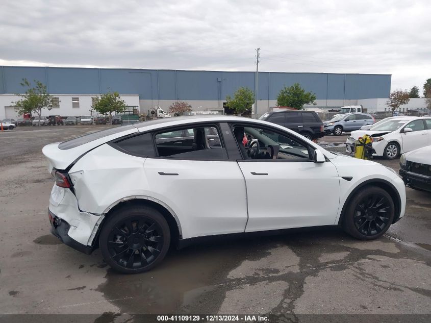 2024 Tesla Model Y Long Range Dual Motor All-Wheel Drive VIN: 7SAYGDEE2RF067730 Lot: 41109129