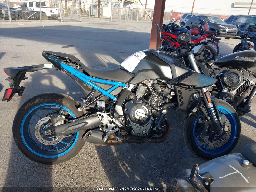 2024 SUZUKI GSX800 R - JS1EM11B1R7100185