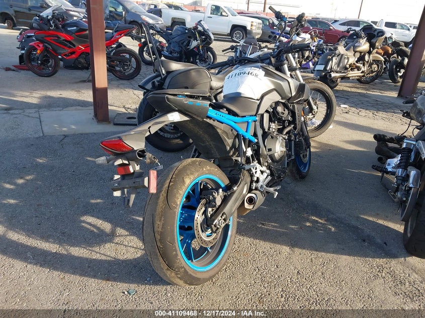 2024 SUZUKI GSX800 R - JS1EM11B1R7100185