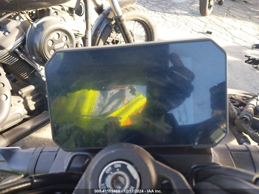 2024 SUZUKI GSX800 R - JS1EM11B1R7100185