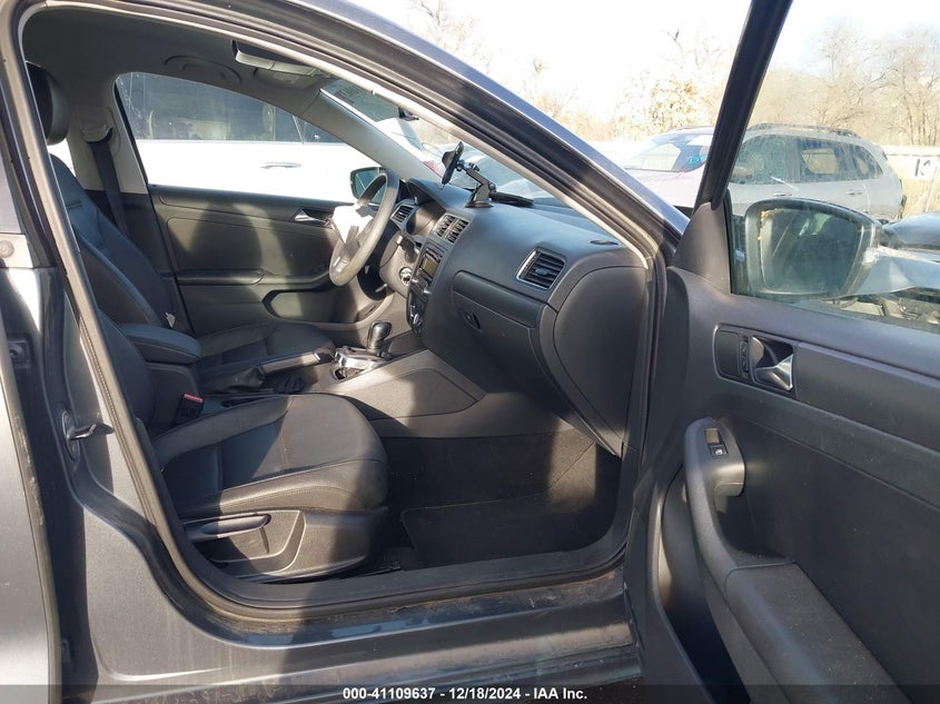 2011 VOLKSWAGEN JETTA VIN: 3VWDX7AJ4BM342075
