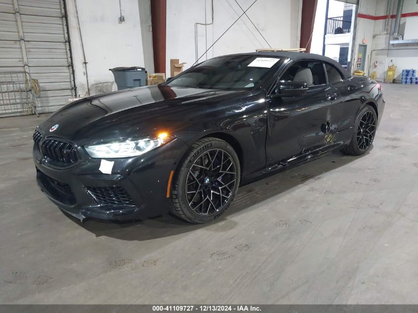 VIN WBSDZ0C09PCM50556 2023 BMW M8 Cabriolet, Compet... no.2