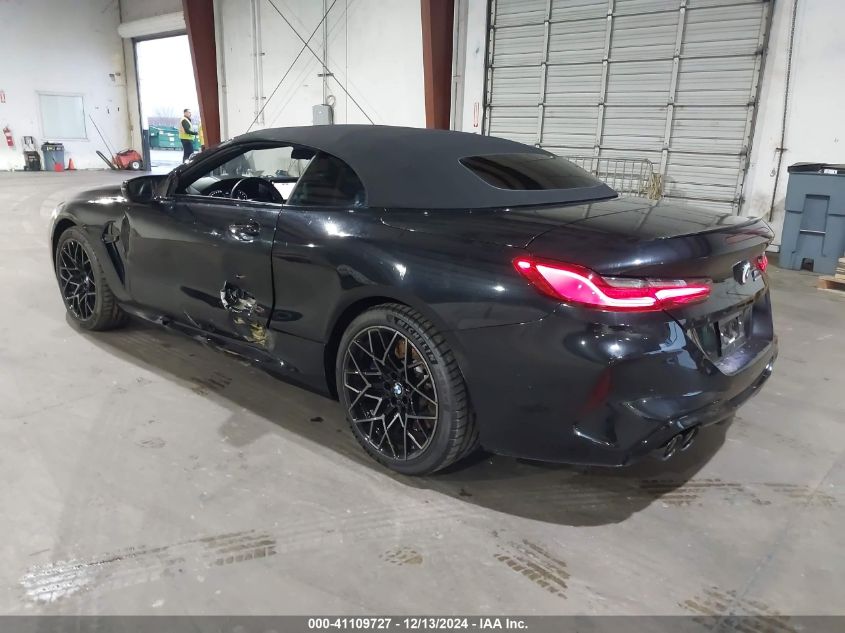 VIN WBSDZ0C09PCM50556 2023 BMW M8 Cabriolet, Compet... no.3