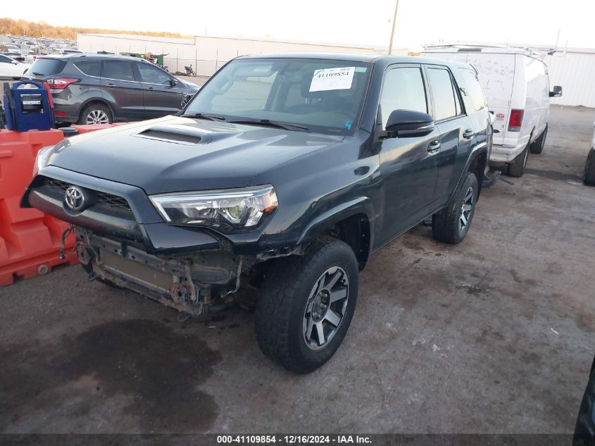 VIN JTEBU5JR4J5547568 2018 TOYOTA 4RUNNER no.2