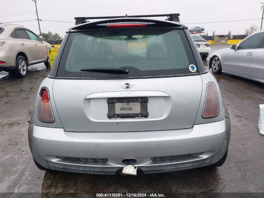 2004 Mini Cooper S VIN: WMWRE33414TD82293 Lot: 41110281