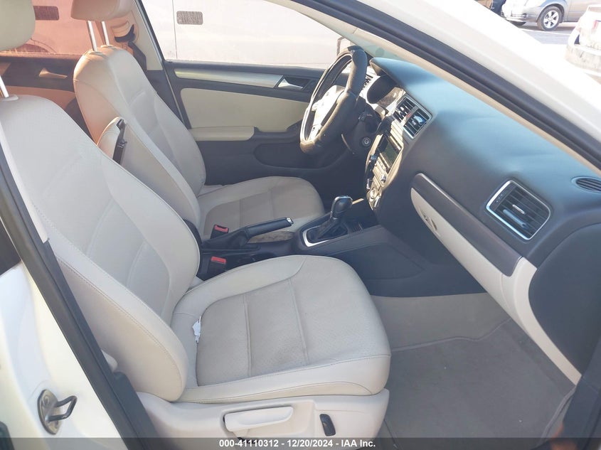 2014 VOLKSWAGEN JETTA 2.0L TDI - 3VWLL7AJ1EM369620