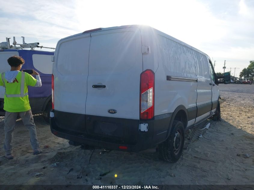 VIN 1FTBR1Y87NKA08395 2022 FORD TRANSIT-250 no.4