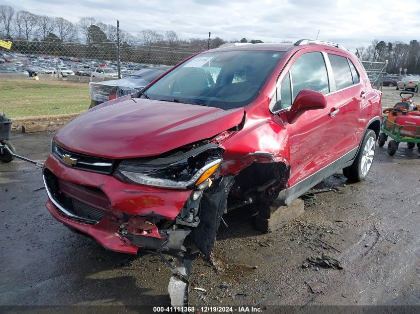 VIN 3GNCJRSBXJL216205 2018 Chevrolet Trax, Premier no.2