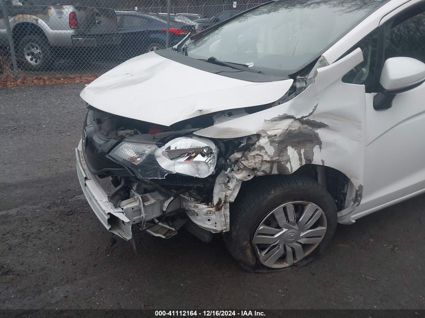 2015 HONDA FIT VIN: 3HGGK5H57FM775926