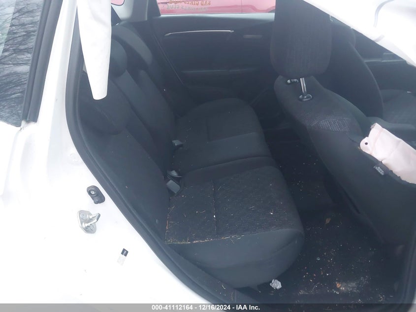 2015 HONDA FIT VIN: 3HGGK5H57FM775926
